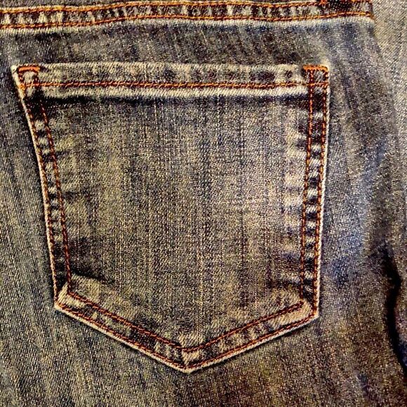 Kut from the Kloth jeans Size 6 medium wash with fading and whiskering raw hem - Picture 10 of 14